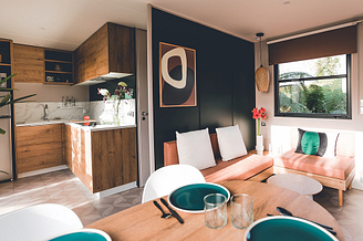 La Sirène campsite - Accommodation - Cocoon 2 - 4 persons - 2 bedrooms - Living area/Kitchen