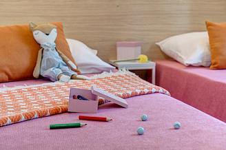 La Sirène campsite - Accommodation - Cottage 3 - 6 persons - 3 bedrooms - Children’s bedroom in detail