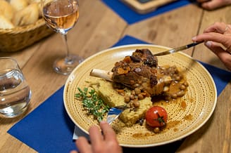 Camping La Sirène - Bares y restaurantes - Bandeja de carne, cocina mediterránea, restaurante Josette et Claude