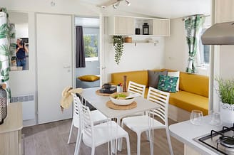 La Sirène campsite - Accommodation - Sirène 2 - 4 persons - 2 bedrooms - Living area/Kitchen