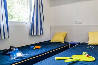 Campingplatz La Sirène - Mietunterkünfte - Sirène 2 Clim - 3m - 4 Personen - 2 Zimmer - Kinderzimmer