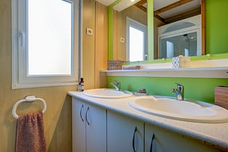 Camping Les Mouettes - Hébergements - Chalet Canopia Premium, 6 personnes, 3 chambres, 1 salle de bain - salle de bain
