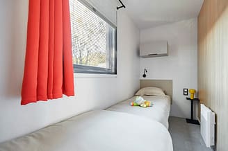 Camping Les Mouettes - Hébergements - Cottage Classic 4 fleurs, 6 personnes, 3 chambres, 1 salle de bain - chambre enfant avec 2 lits simples
