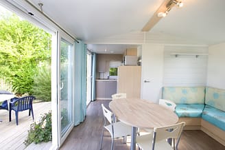 Les Mouettes campsite - Accommodation - Cottage Gardenia 3 flower, 5 persons, 2 bedrooms, 1 bathroom - living area