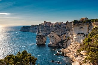 Domaine de Bagheera, Erlebnis, Bonifacio mit seinen Kalkfelsen