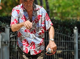 Le Brasilia campsite, activities, petanque, boules player