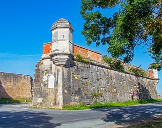 Le Logis - Charente-Maritime - Hiers-Brouage. Porte d\'entrée sur la citadelle