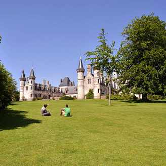 Château de Regneres Ecluses © CRT Picardie, N.Bryant