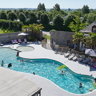 Camping Le Ridin bij Le Crotoy, zwembad, ligstoelen