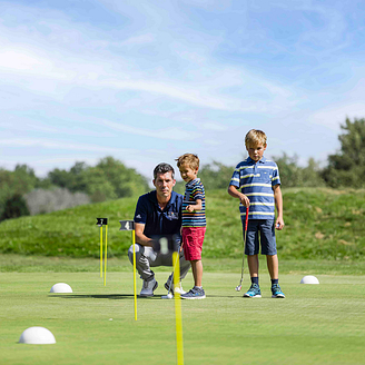 Golfunterricht für zwei kleine Kinder - Golfplatz Crécy-la-Chapelle - Domaine de Crecy