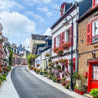 Domaine de Drancourt - Baie de Somme - Belle rue traditionnelle fleurie Saint-Valery-sur-Somme