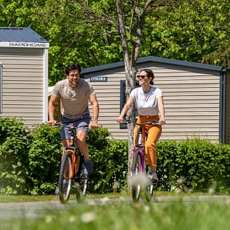 Camping Country Park Cr&eacute;cy-la-Chapelle