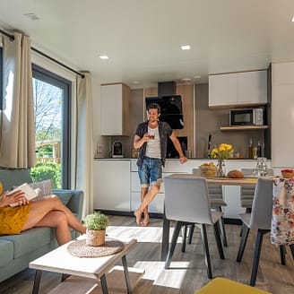 Mobil-home Queen *** 4 personas - 2 habitaciones - Sal&oacute;n/Comedor - Camping Country Park Cr&eacute;cy-la-Chapelle