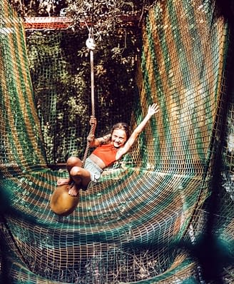 Domaine de Bagheera, Activités, enfant sur une tyrolienne