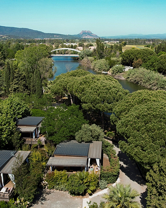 Aerial view of an accommodation residency area with a view onto the verandas of the rentals - Ecolodge L\'Etoile d\'Argens Campsite in Fréjus