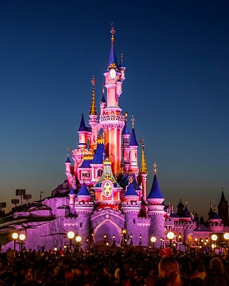 Nachtshow in de buurt van Kasteel van Doornroosje