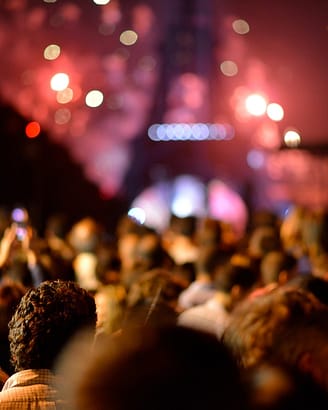 Vuurwerk - pyrotechnische show op de Eiffeltoren - Parijs