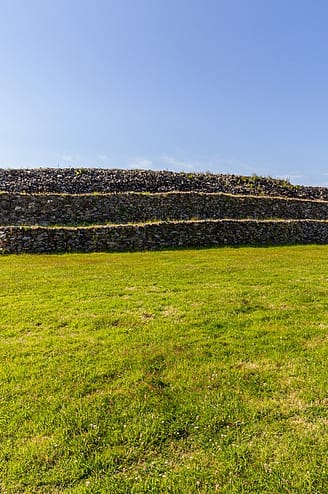 Les Mouettes - Morlaix bay islands -  Cairn de Barnenez megalithic burial site