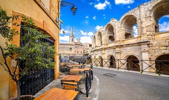 Reiseziel Languedoc Roussillon - Blick auf das Amphitheater von Arles