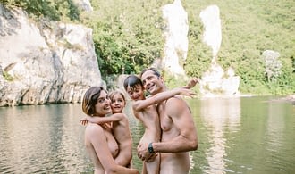 Camping Domaine de la Sablière - Gezinsvriendelijke naturistencamping aan de rivier