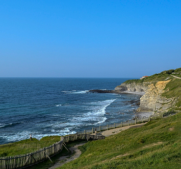 Camping Zelaia - randonnée sur les sentiers du littoral