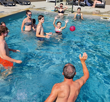 Camping Zelaia - La piscine - Jeux aquatiques