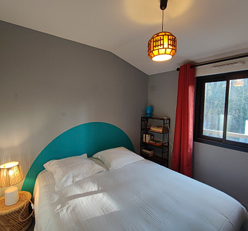 Camping Les 2 Etangs - Apartamento Premium 6p - Habitación con cama doble