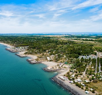 Camping Californie Plage - Video - Aerial view of the campsite