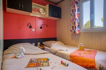 Campingplatz Les Mouettes - Mietunterkünfte - Chalet Canopia Premium, 6 Personen, 3 Schlafzimmer, 1 Badezimmer - Terrasse mit Gartenmöbel