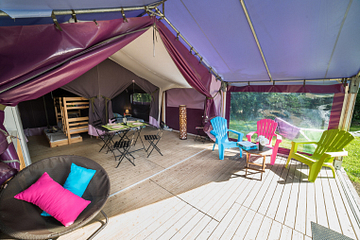 Domaine de Mesqueau, bungalow toilé - intérieur 2