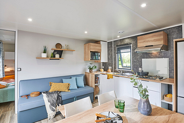 Plan du Cottage Confort Premium 2 chambres et 2 salles de bain pour 4 personnes, avec terrasse semi-couverte de 21 m&sup2; au camping Domaine de Mesqueau.