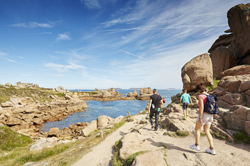 a group of hikers in Perros Guirec