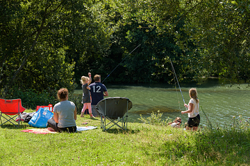 Fishing on the lake near the Domaine de Mesqueau