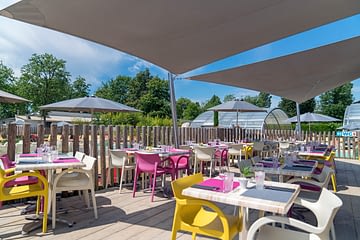 Camping Parc du Val de Loire - Terrasse du restaurant