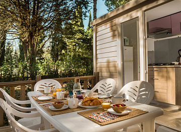 Terras, stacaravan \"Klassic\" - Camping Fréjus Ecolodge L\'Etoile d\'Argens
