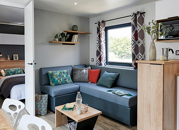 Woonkamer, stacaravan \"Konfort\" - Camping Fréjus Ecolodge L\'Etoile d\'Argens