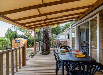 Veranda,-”Konfort Mobile-Home” Ecolodge L\'Etoile d\'Argens Campsite in Fréjus