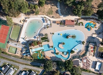 Camping Le Logis - Le Parc aquatique - Vue zénithale du parc aquatique