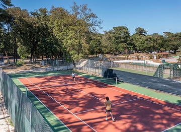 Camping Le Logis - Activiteiten en animatie - Tennissen voor koppels