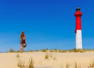 Les Couleurs de la Coubre - Charente-Maritime - Touriste devant le phare de la Coubre, Palmyre, Royan