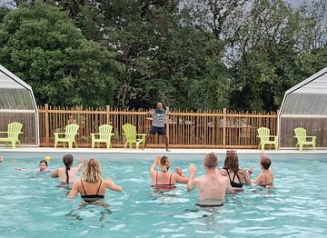 Camping Sainte Brigitte - Parc aquatique - Cours d\'aquagym à la piscine
