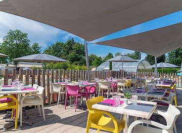 Camping Parc du Val de Loire - Terrasse du restaurant