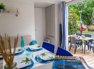 La Sirene campsite - Accommodation - Sirene 2 - 4 persons - 2 bedrooms - Kitchen and terrace