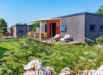 Camping Les Mouettes - Hébergements - Cottage Natura Premium,  5 personnes, 2 chambres, 2 salles de bain - extérieur