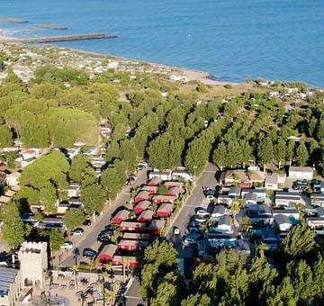 Camping Californie Plage - L\'espace aquatique - Vue aérienne des infrastructures