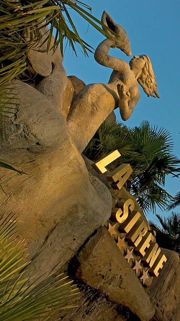 Campingplatz La Sirène -  Gruppe Sirène Holidays - Statue der Sirene