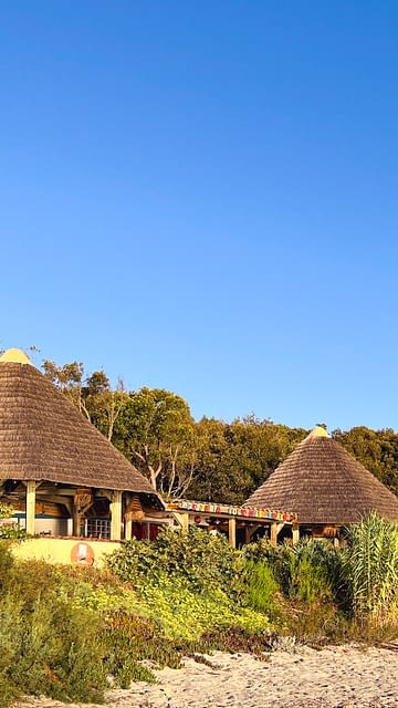 Domaine de Bagheera, Strand, Blick auf die Snackbar