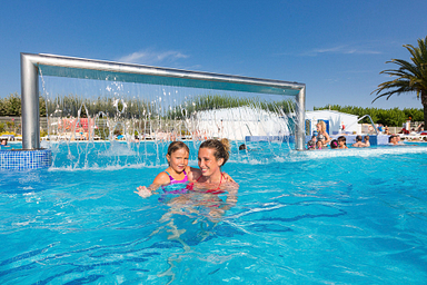 Campingplatz Amfora - Die Badelandschaft - Entspannungsbecken mit Wasserdüsen