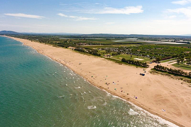 Amfora campsite - The beach - Aerial view of the beach and of the direct access from the campsite