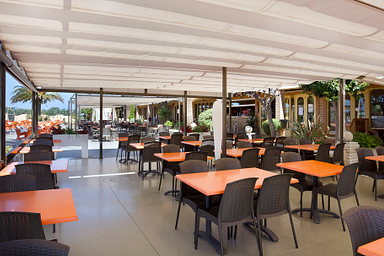 Camping Amfora - Bars et Restaurants - Terrasse couverte du restaurant